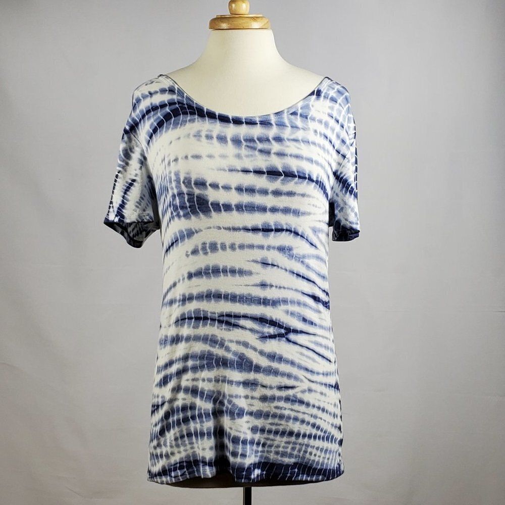 Time and Tru Blue + White Short-Sleeved Crew Neck Top